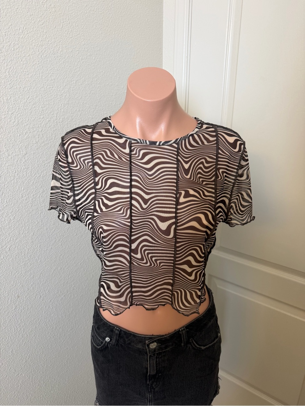 H&M Black and Cream Wavy Mesh Crop Top